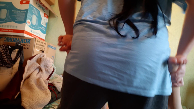 Lesbian-candys: Eu coloco uma cinta-caralho debaixo das minhas calças e fodi...