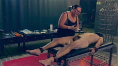 Mistress April: Domina herrin april - Drei sklaven mit einer peitsche - teil 4