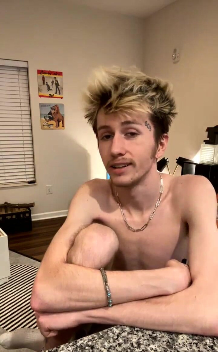 GhostCams: Stream Started on 09/12/2023 02:07 Am Eating Pizza