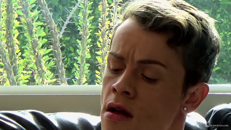 Boys Smoking: Chillen mit rauchender stroker jack
