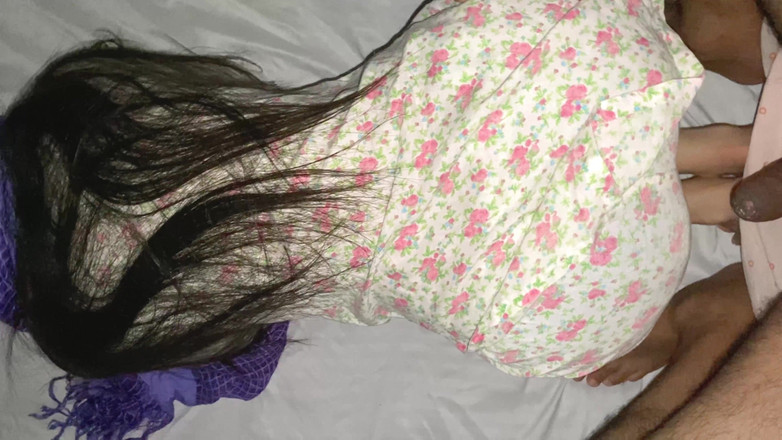 Desifilmy45: Madrastra punjabi se desnudó delante de un tanga baba para...