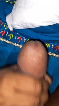 Hot Bhabhi Giving Hand Job Without Mood.