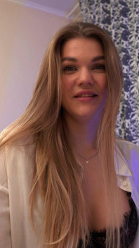 Baise Une Fille Sexy Pour Ne Pas Dire À Tout Le Monde Qu’elle a Tourné Dans Du Porno
