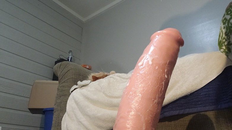 Charlieboy69: Banh mông của tôi whit khổng lồ con cu giả...