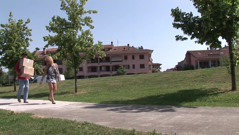 Milf in Love: Versaute blonde milf wird kaum gefickt