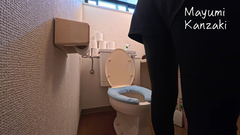 Mayumi Kanzaki: Daily Life of a Japanese Wife Toilet 2