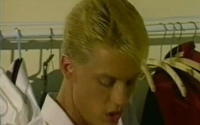 Gay RetroX VHS: Sensuele mannen in extase #2