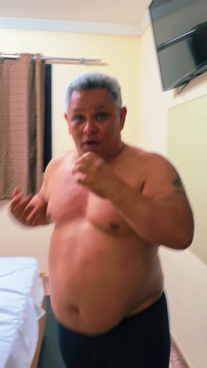 Punchbagplz: (sudut pandangan pertama) Kapten Penguasa vs awak (aksi main peranan)