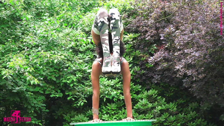 Gymnastic: 야외에서 곡예