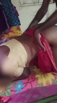 Istri india india dientot gaya doggy habis-habisan sampai mengerang keenakan