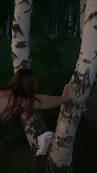 Снова трахаю жестко горячую подругу моего лучшего друга в лесу, пока он собирает грибы