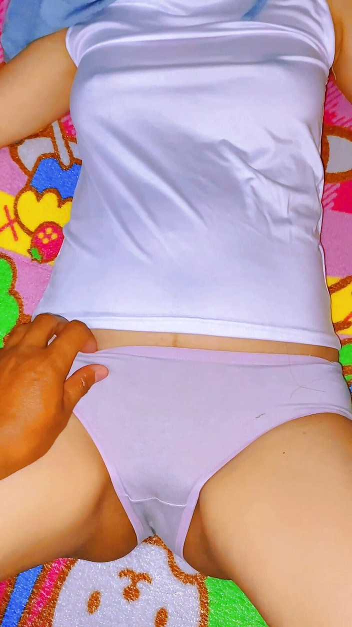 Bella Ivanka: Partie 1 - une étudiante virale se fait baiser