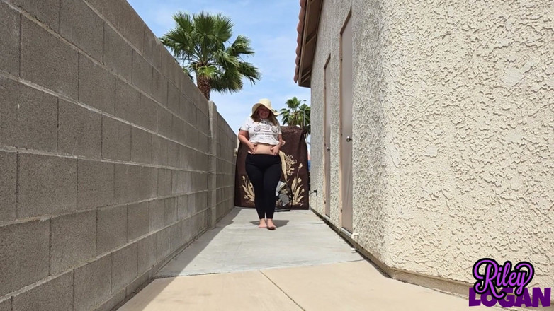 RileyLogan: BBW Runway Catwalk with Heavy Hip Sway - Multiple Outfits Riley...