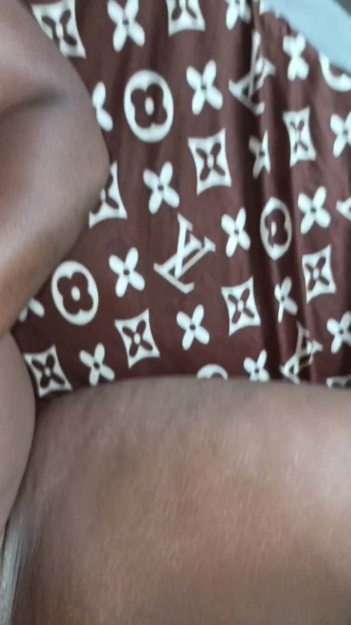 Mbingo237: Joss'un anüsü tatlı