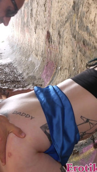 Curve Tatuaj Dolofane Germane Futute Pe Stradă