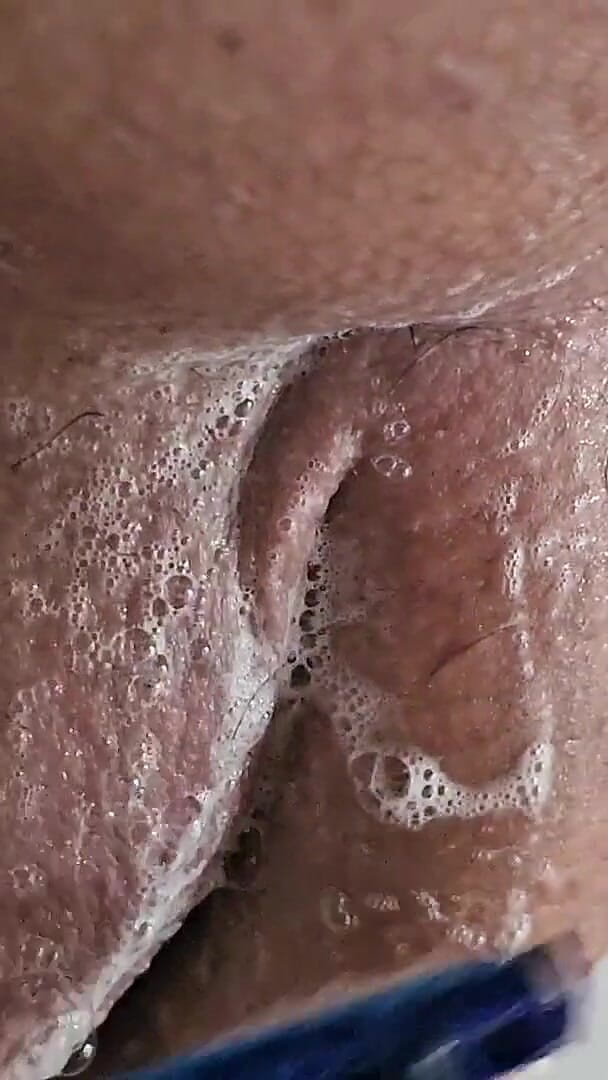 Aqua Pola: Si rade il suo cazzo prima della nostra ripresa
