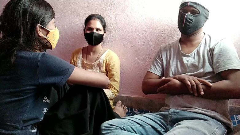 HousewifeGeeta: Sesso a tre con sorellastra e migliore amica audio hindi