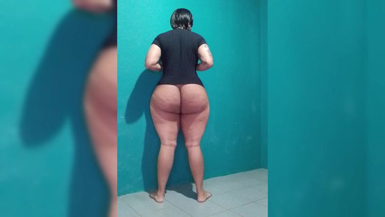 Sissy sapeca studio: 彼女のお尻は私の大きな黒いペニスを全部うまく収められる
