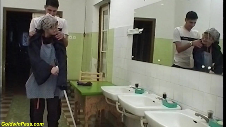 Goldwin pass: 83 years old stepmom gets a young dick