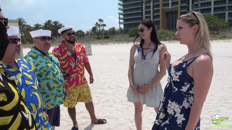 TadpolexStudio: Girlfriend in Every Port Episode 5: Marie Fox and Sydney Paige...