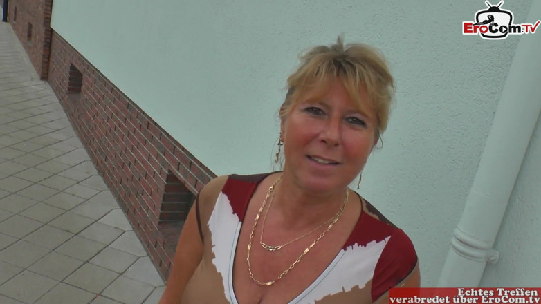 EroCom: Reife deutsche milf-schlampen teilen schwanz zu dritt