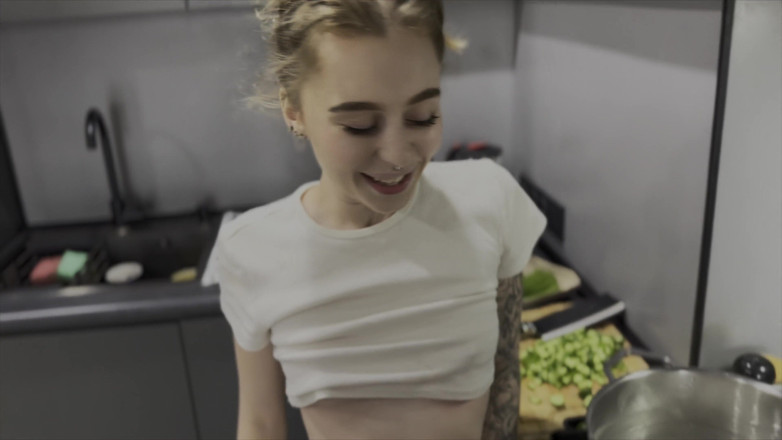 Zxlecya: VEDERE LA PERSOANA 1 cu muie neglijentă și futai suculent în bucătărie