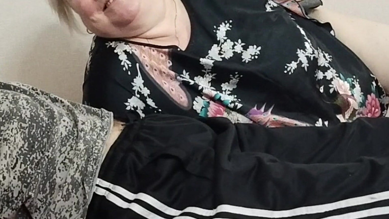 Zona901: Schoonmoeder geeft een pijpbeurt en slikt al het sperma door