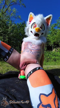 Horny Twink Uses Carrot in His Hole