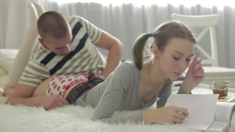 Lethal Teens: Hete magere tiener neukt haar vriendin