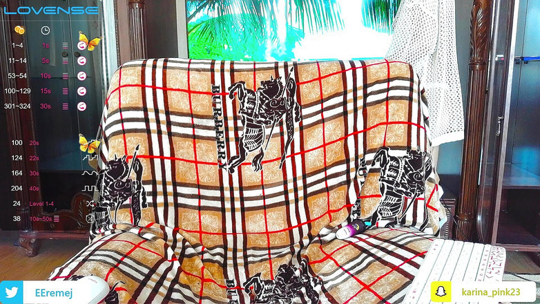 karina_lin: 若いアジア人女性が初めてディルドをしゃぶろうとする