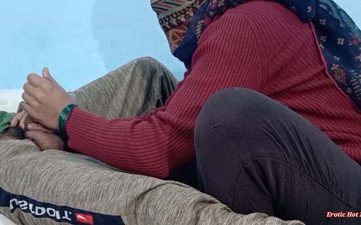 Netu: Дези бхабхи мастурбирует Devar с очень хорошей дрочкой