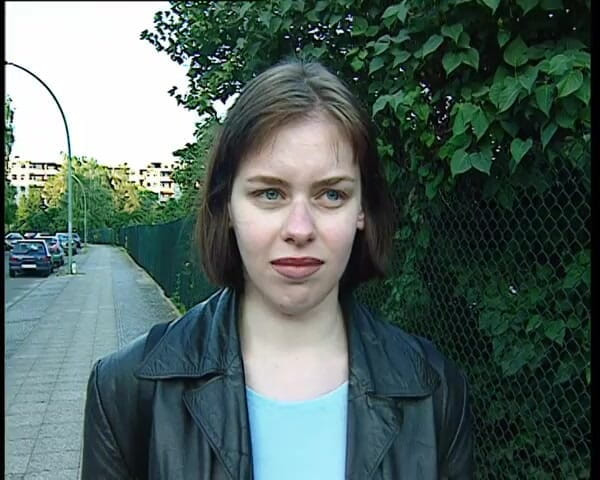 YOUR FIRST PORN: Siswi schulmaedchen sophie zeigt muschi softclip muschi sophie lagi asik...