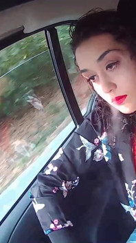 Turecká teenagerka Jasmin Babe na cestě k její další gangbang párty