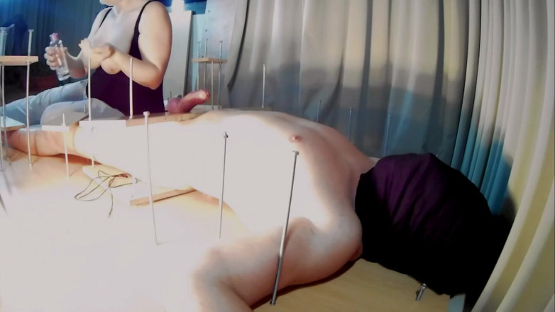 Pazuzu_zu: Pieds chatouillement + CBT + branlette taquine + orgasme ruiné + après l'orgasme (ext)