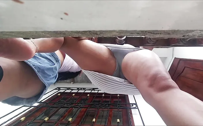 irina69star: Kamuri और Katrina की स्कर्ट के नीचे डबल