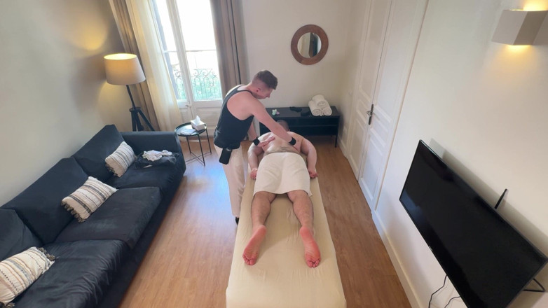 Alessio-Veneziano: Hot Massage