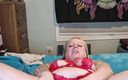 Jenn Sexxii: Suja milf goza esguichando em lingerie vermelha sexy
