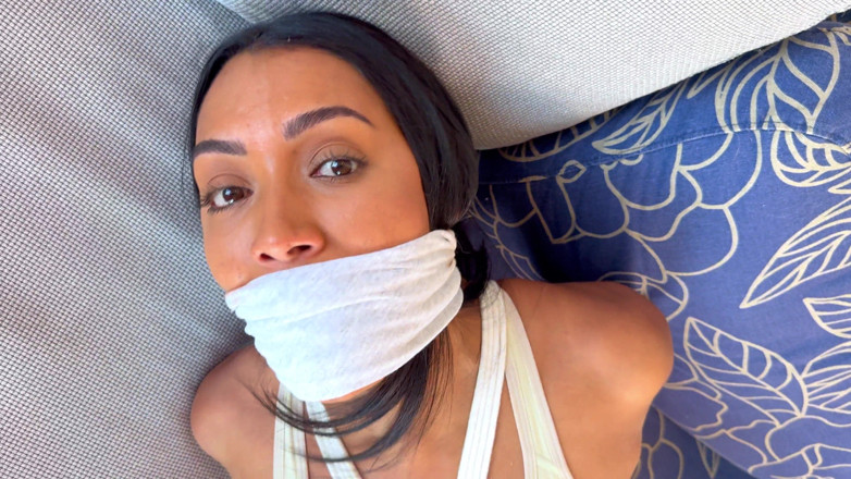 Latina Fetish: Courtney: Gym Bag in Hand,rope on Her Wrists (4k + Bts)