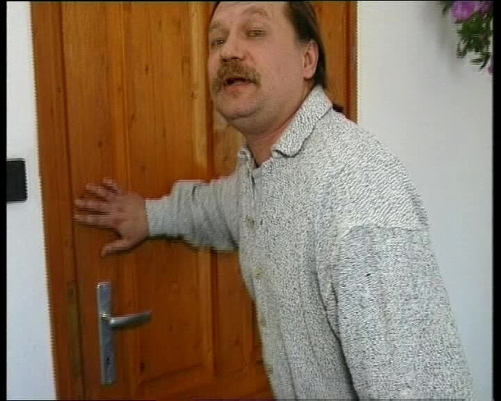 German Fuck Movie: 독일 문 뒤에서 부지런히 따먹히다