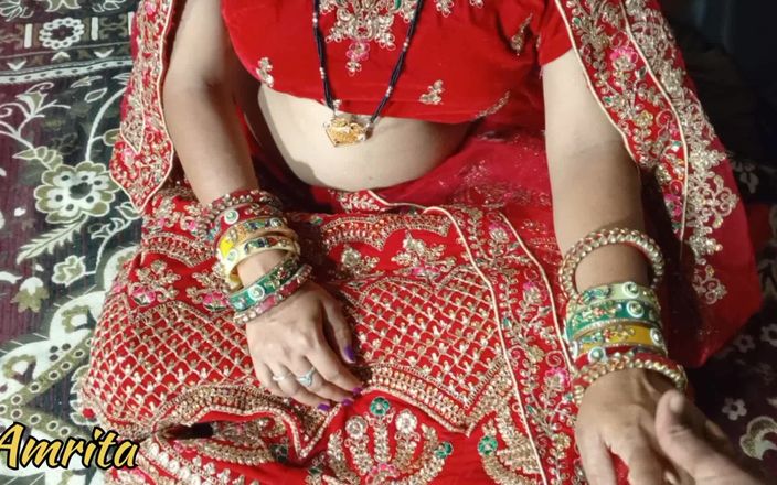 Amrita for you: 小さなおっぱいの継母は、硬い若いコックの継息子を楽しんでいます