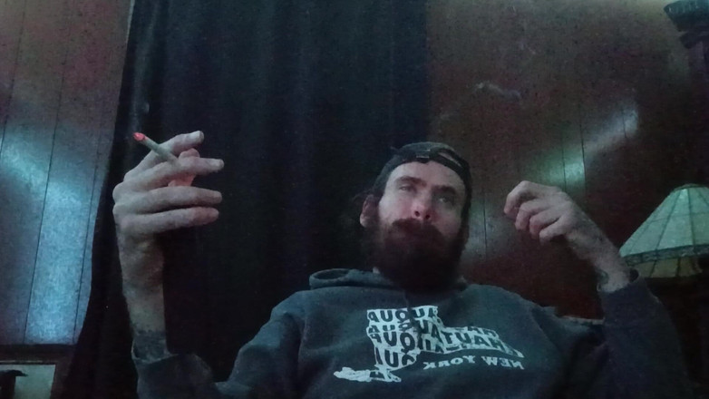 Rob Strokes: धूम्रपान वीडियो गेम खेल रहा है