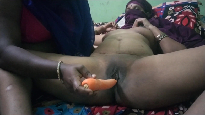 Tamil lesbian: タミルコインバトールレズビアンホットフィンガービデオ