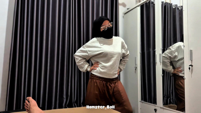 Hamster_Ball: Selingkuh dari pacarku, nonton dia selesai mandi sebelum berangkat kuliah