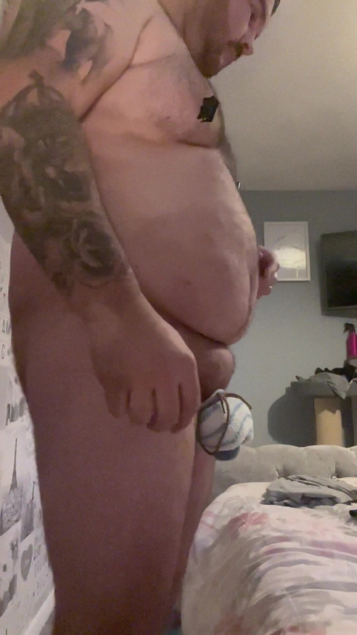 Shaun Cbt: क्रॉसड्रेसिंग के साथ लंड बंधन गला घोंटा और कफ किया गया