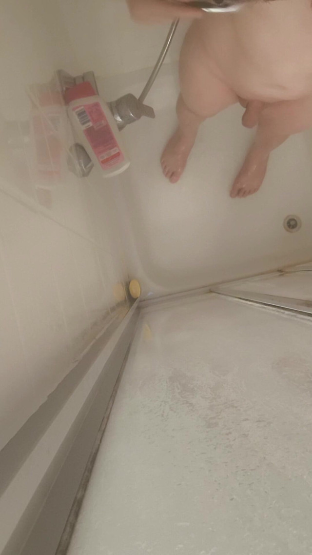 Orgasm While Showering and Shaving (JanineLang)