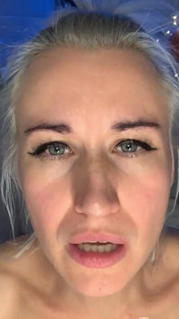 Fingering pantat dan buka mulutnya