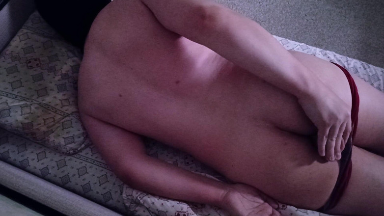Robert Douglas: Ich bin im bett und masturbiere meinen arsch