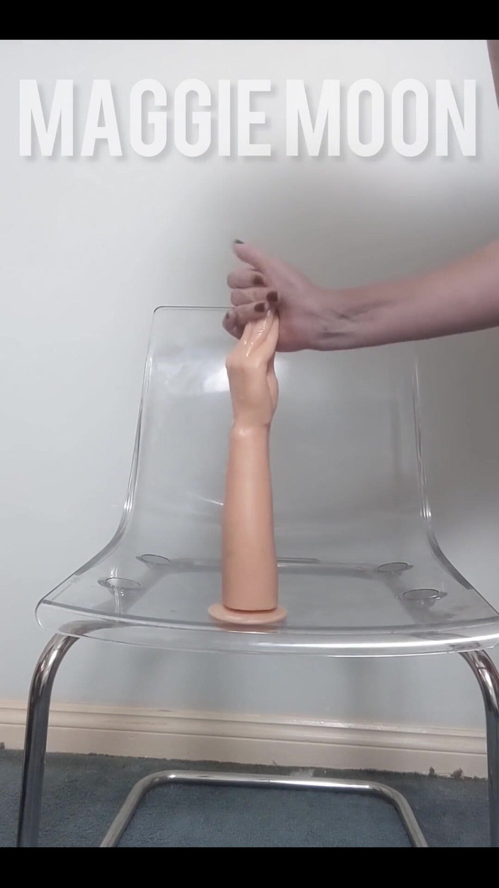 Maggie Moon: Meet Big Alice