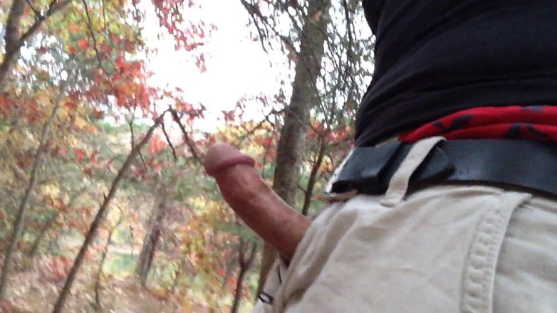 TJenner: Cadendo nei miei boxer ae, sto masturbando nei boschi e...