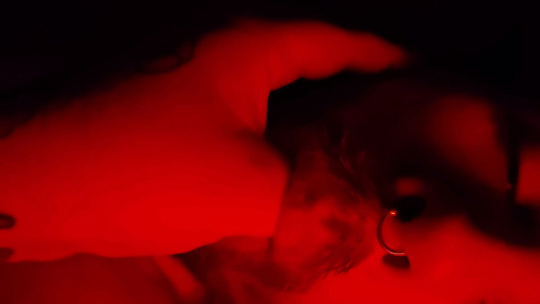 PoppaPig: Red Light Make Out